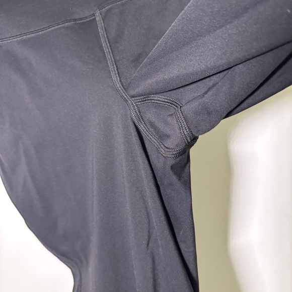 Lululemon Size 8 Black‎ Base Pace High-Rise Crop Leggings - Picture 6 of 9